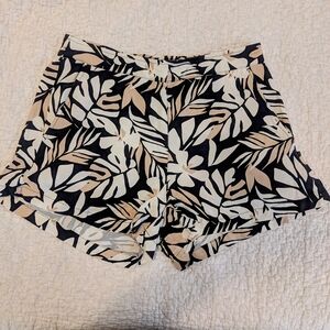 Old Navy High Waist Cream and Black Shorts